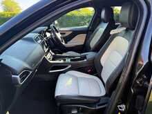 Jaguar F-PACE D180 R-Sport 