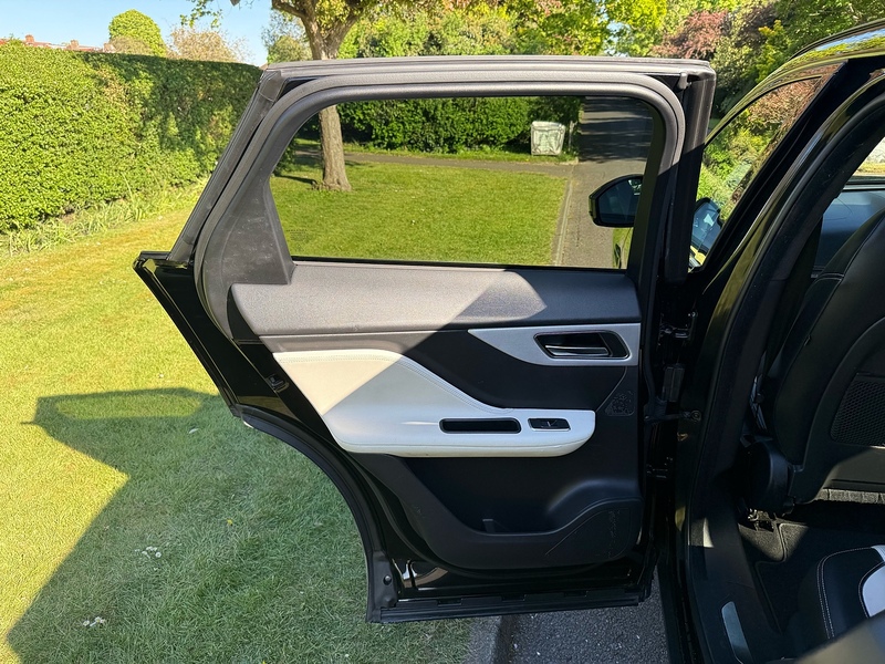 Jaguar D180 R-Sport SUV 2.0 Automatic Diesel