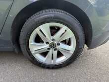 Volkswagen Golf TSI Life 