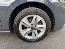 Volkswagen Golf TSI Life 