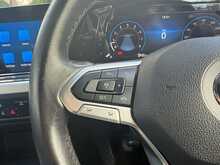 Volkswagen Golf TSI Life 