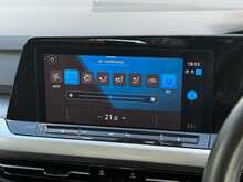 Volkswagen Golf TSI Life 