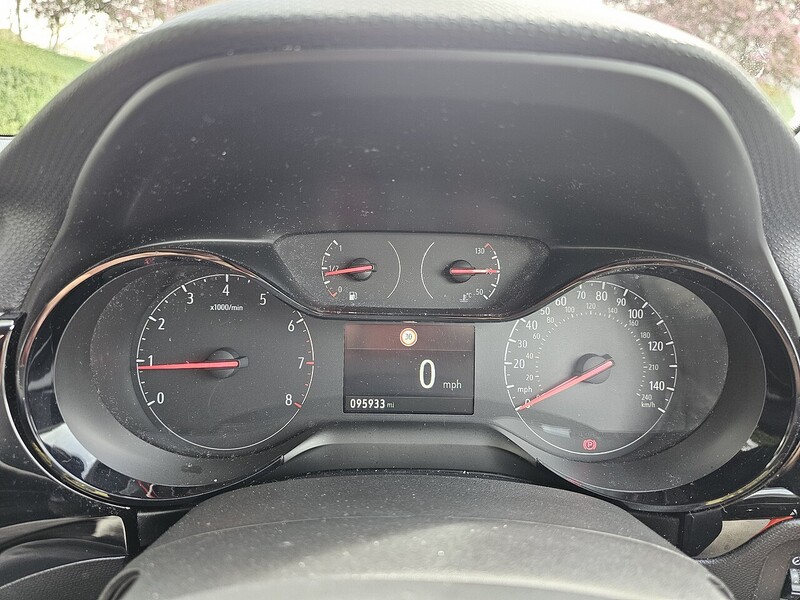 Vauxhall SE Nav Hatchback 1.2 Manual Petrol