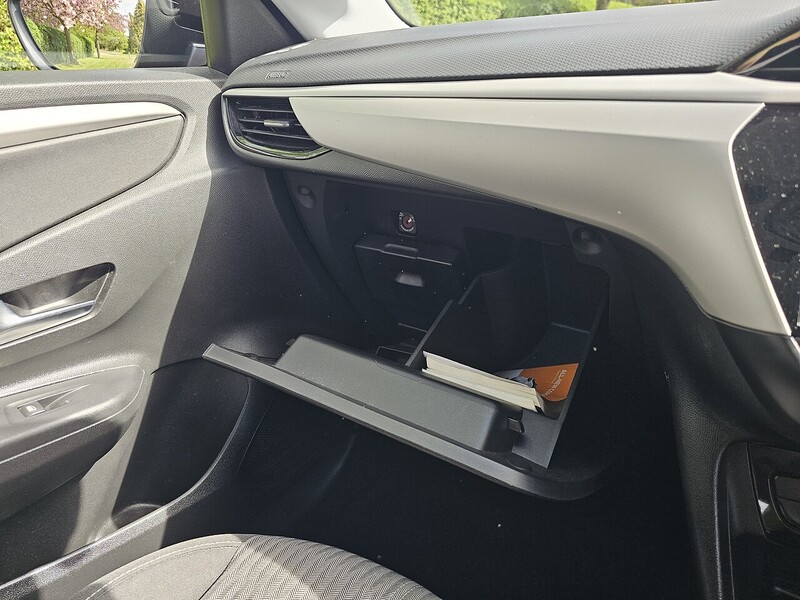 Vauxhall SE Nav Hatchback 1.2 Manual Petrol