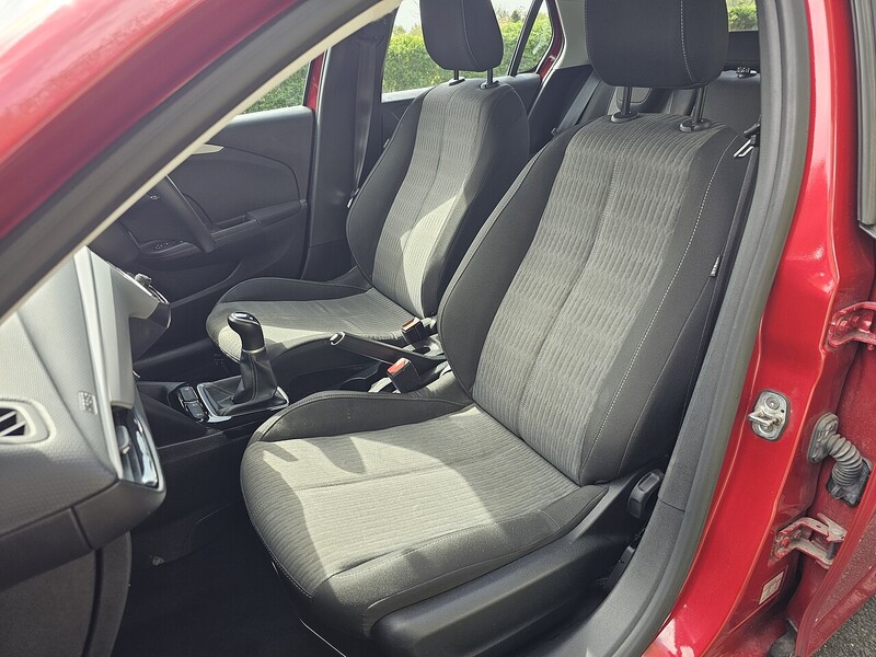 Vauxhall SE Nav Hatchback 1.2 Manual Petrol