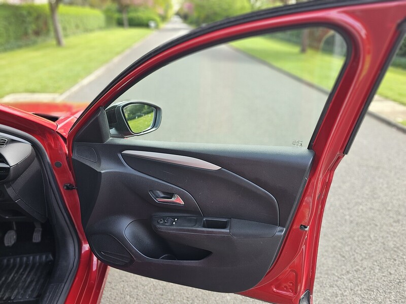 Vauxhall SE Nav Hatchback 1.2 Manual Petrol