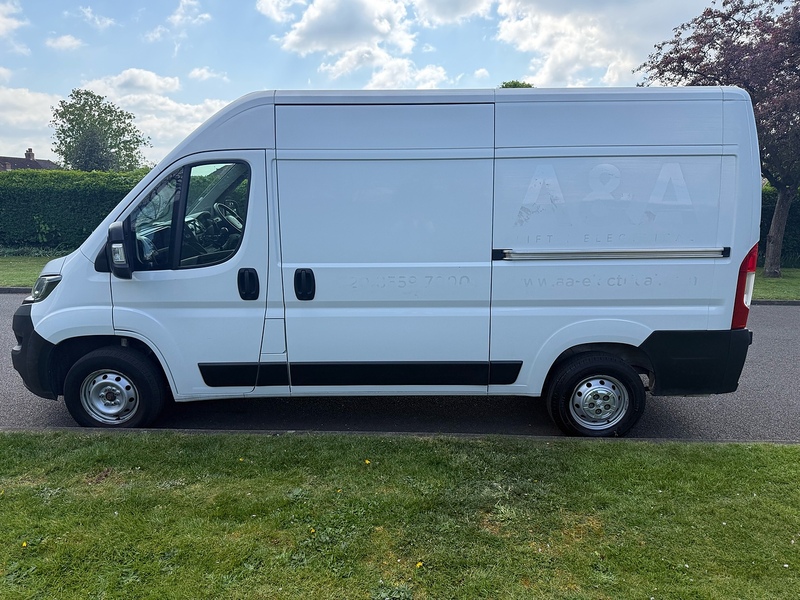 Peugeot BlueHDi 335 S Panel Van 2.2 Manual Diesel