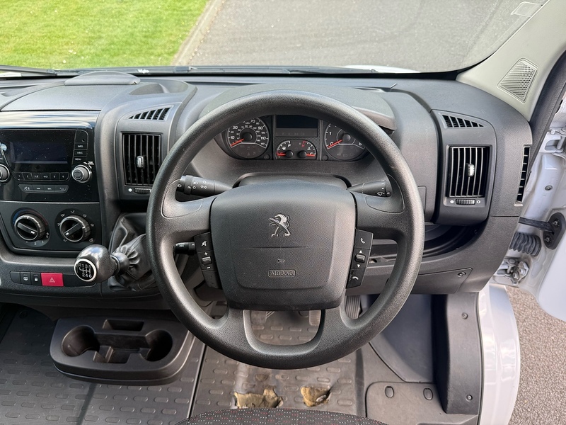 Peugeot BlueHDi 335 S Panel Van 2.2 Manual Diesel