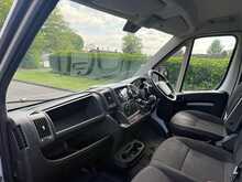 Peugeot Boxer BlueHDi 335 S 