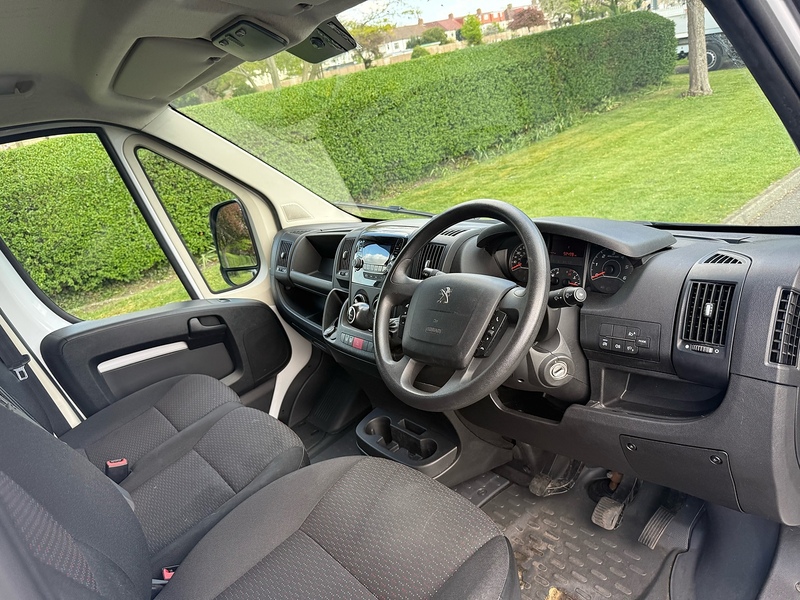 Peugeot BlueHDi 335 S Panel Van 2.2 Manual Diesel