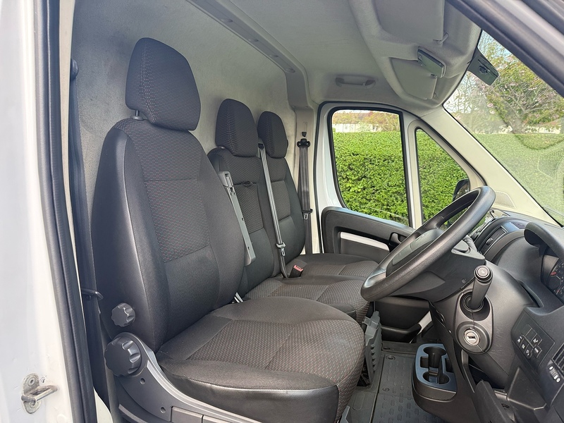 Peugeot BlueHDi 335 S Panel Van 2.2 Manual Diesel