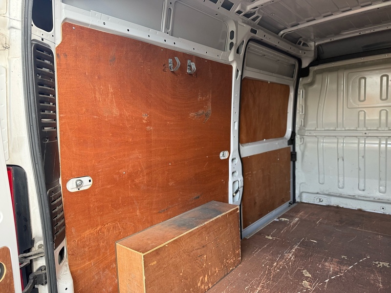 Peugeot BlueHDi 335 S Panel Van 2.2 Manual Diesel