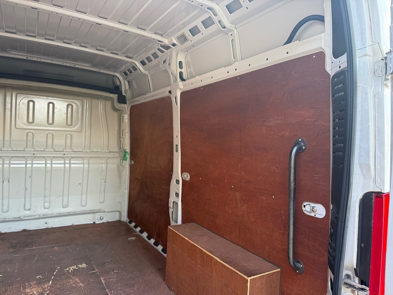 Peugeot BlueHDi 335 S Panel Van 2.2 Manual Diesel