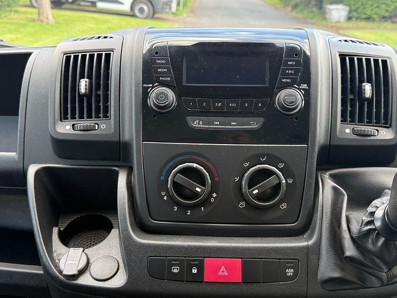 Peugeot BlueHDi 335 S Panel Van 2.2 Manual Diesel
