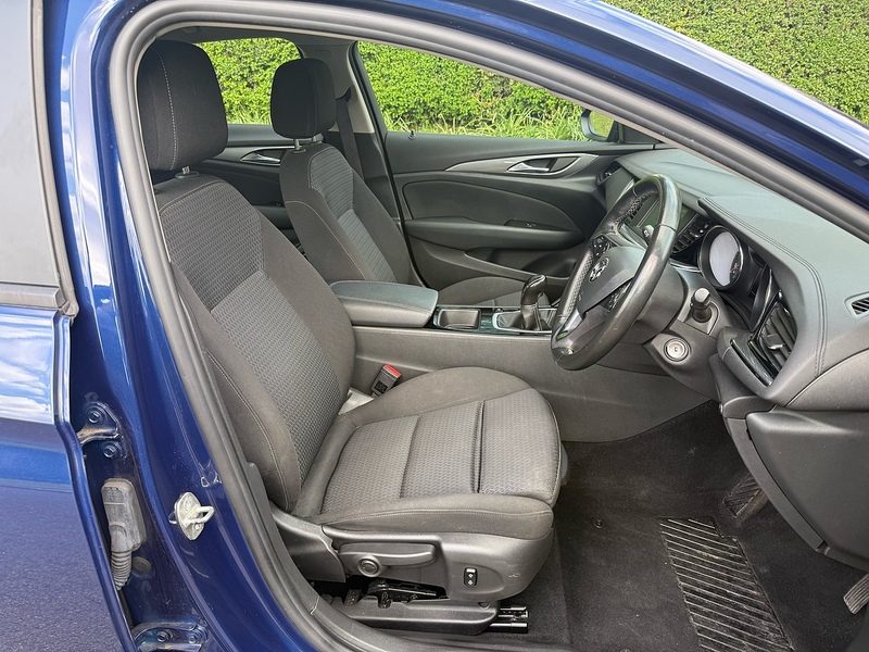 Vauxhall Turbo D SE Nav Hatchback 1.5 Manual Diesel