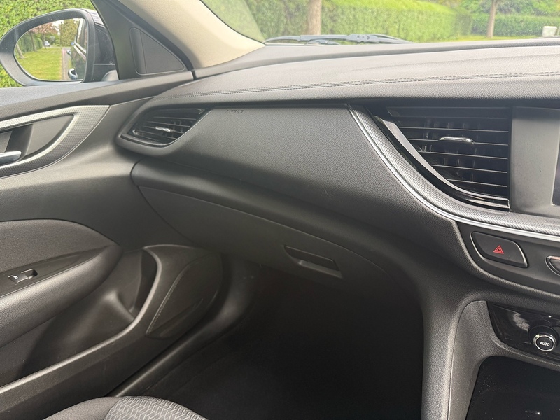 Vauxhall Turbo D SE Nav Hatchback 1.5 Manual Diesel