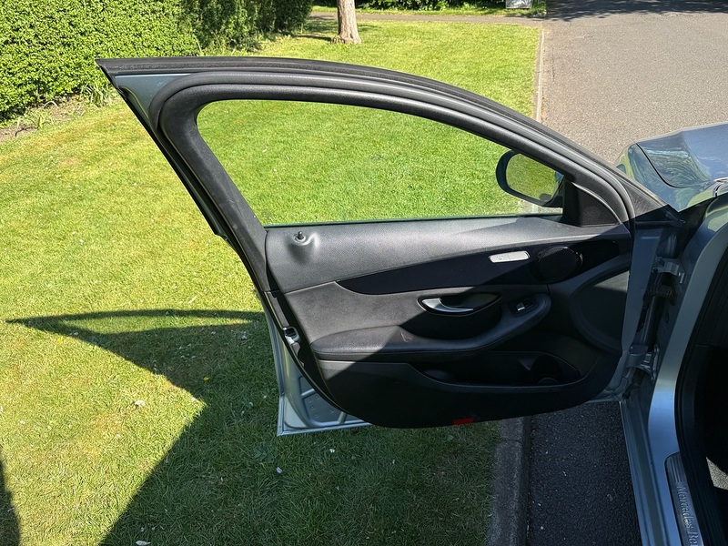 Mercedes-Benz C200 SE Saloon 2.0 Automatic Petrol