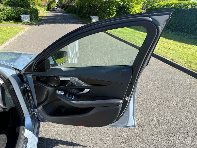Mercedes-Benz C200 SE Saloon 2.0 Automatic Petrol