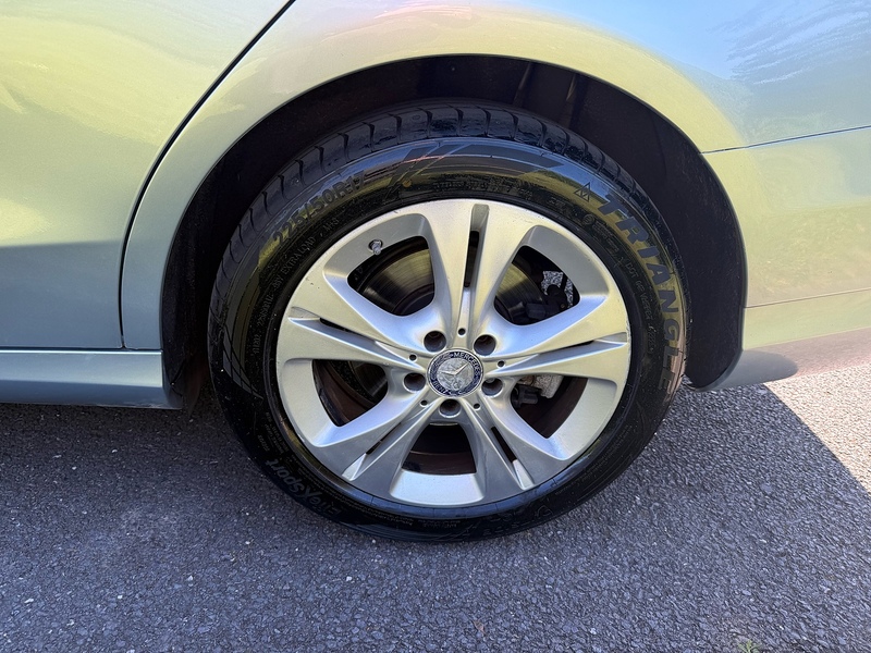 Mercedes-Benz C200 SE Saloon 2.0 Automatic Petrol