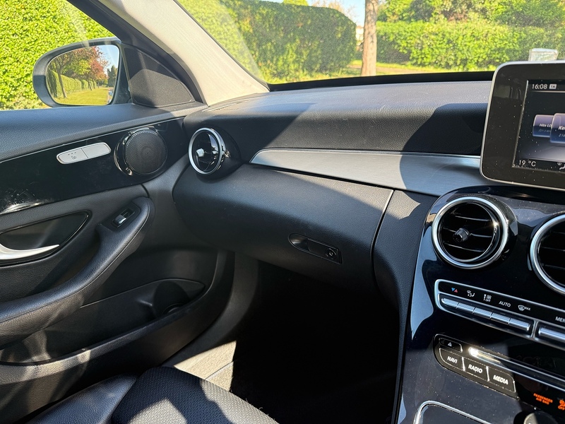 Mercedes-Benz C200 SE Saloon 2.0 Automatic Petrol