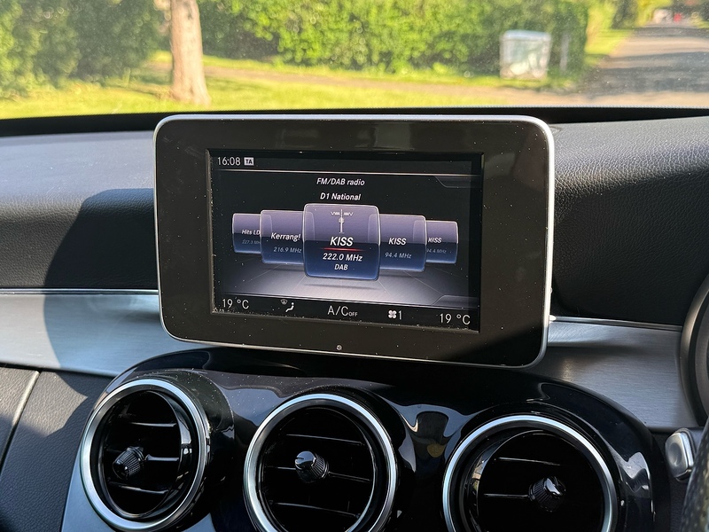 Mercedes-Benz C200 SE Saloon 2.0 Automatic Petrol