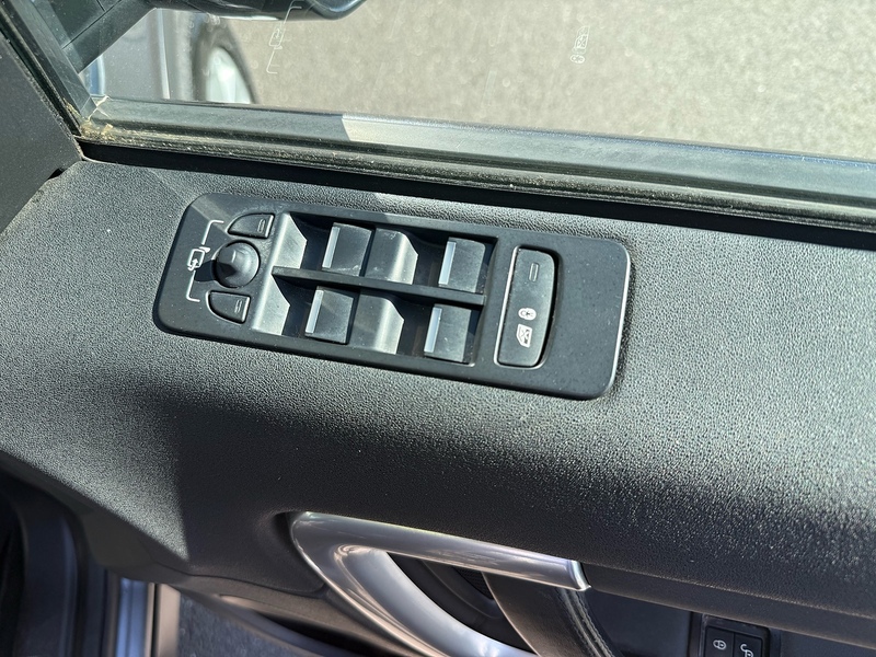 Land Rover TD4 HSE SUV 2.0 Automatic Diesel