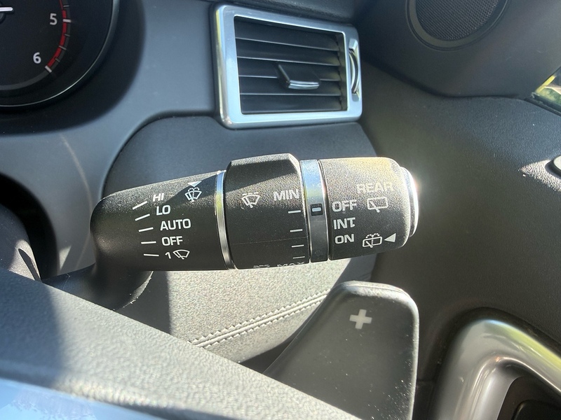 Land Rover TD4 HSE SUV 2.0 Automatic Diesel