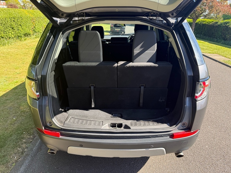 Land Rover TD4 HSE SUV 2.0 Automatic Diesel