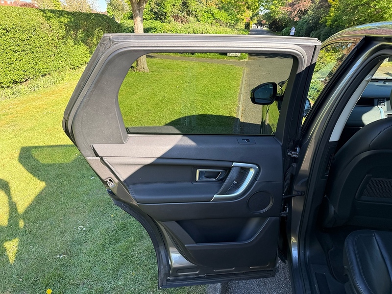 Land Rover TD4 HSE SUV 2.0 Automatic Diesel