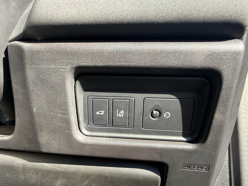 Land Rover TD4 HSE SUV 2.0 Automatic Diesel