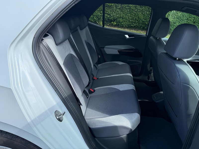 Volkswagen Pro Performance Business Hatchback 0.0 Automatic Electric