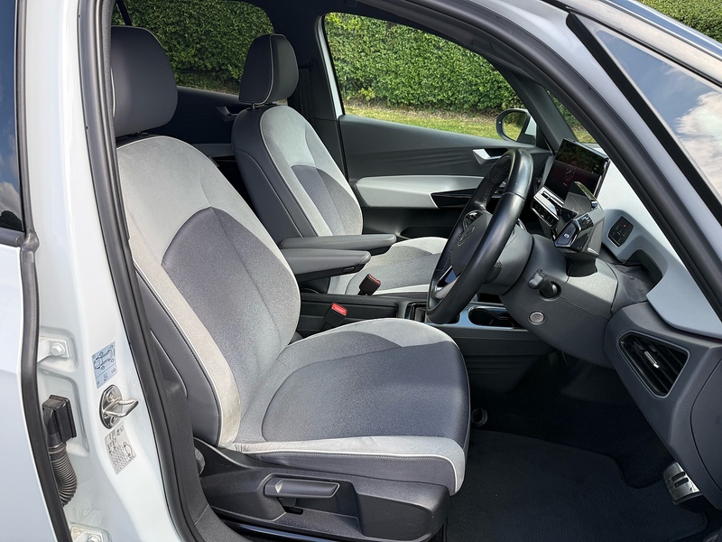 Volkswagen Pro Performance Business Hatchback 0.0 Automatic Electric