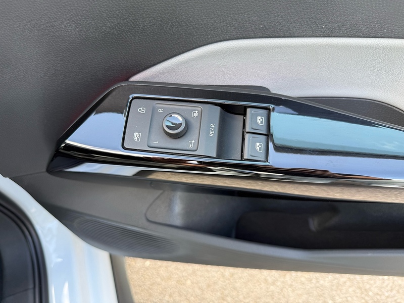 Volkswagen Pro Performance Business Hatchback 0.0 Automatic Electric