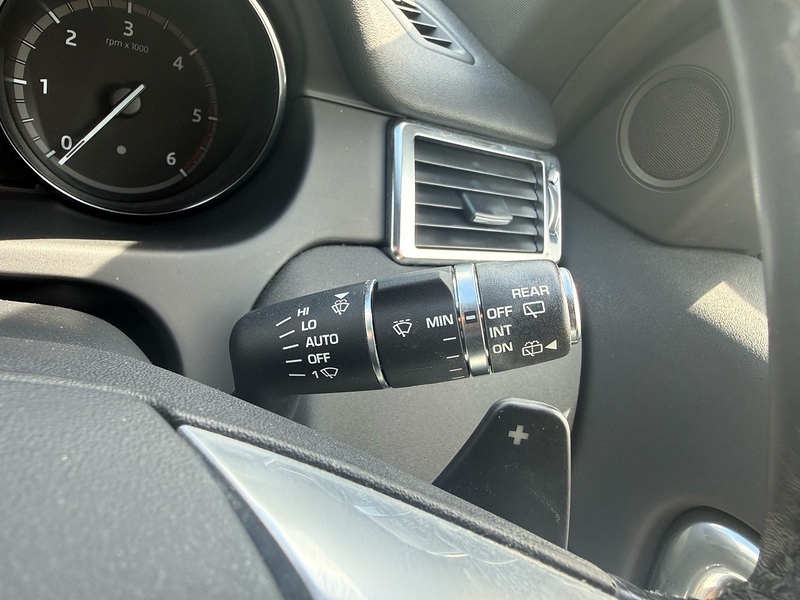 Land Rover TD4 Landmark SUV 2.0 Automatic Diesel