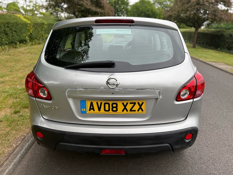 Nissan 2.0 Tekna Hatchback 5dr Petrol CVT 4WD (Nav) (198 g/km, 139 bhp)