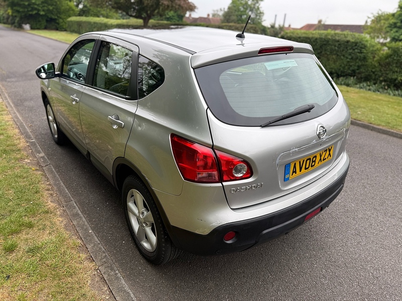 Nissan 2.0 Tekna Hatchback 5dr Petrol CVT 4WD (Nav) (198 g/km, 139 bhp)