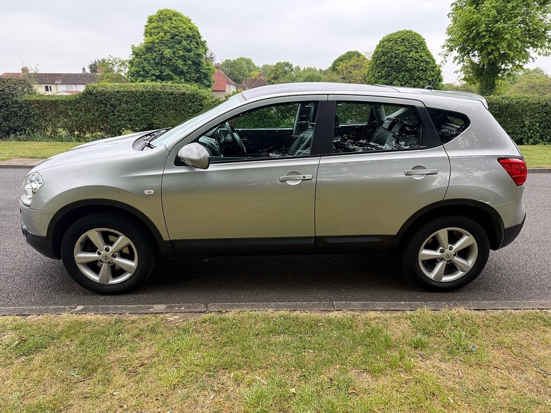 Nissan 2.0 Tekna Hatchback 5dr Petrol CVT 4WD (Nav) (198 g/km, 139 bhp)