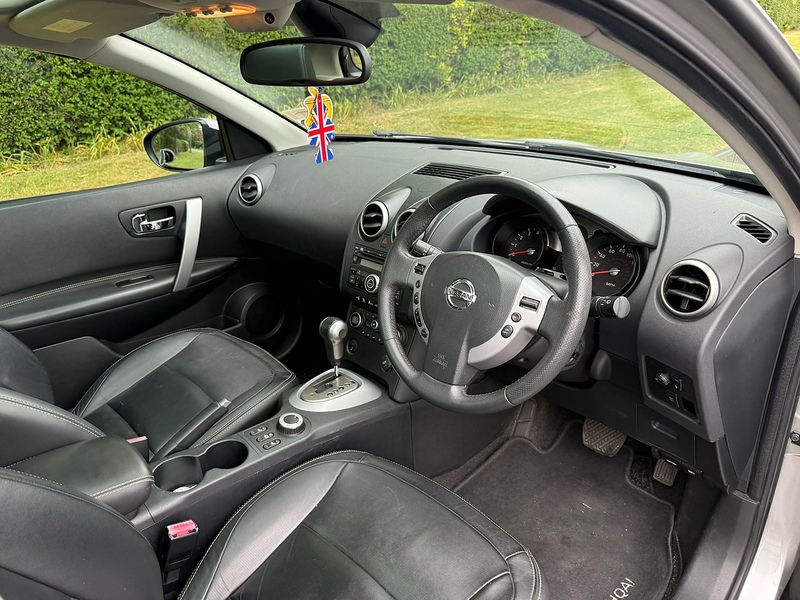 Nissan 2.0 Tekna Hatchback 5dr Petrol CVT 4WD (Nav) (198 g/km, 139 bhp)