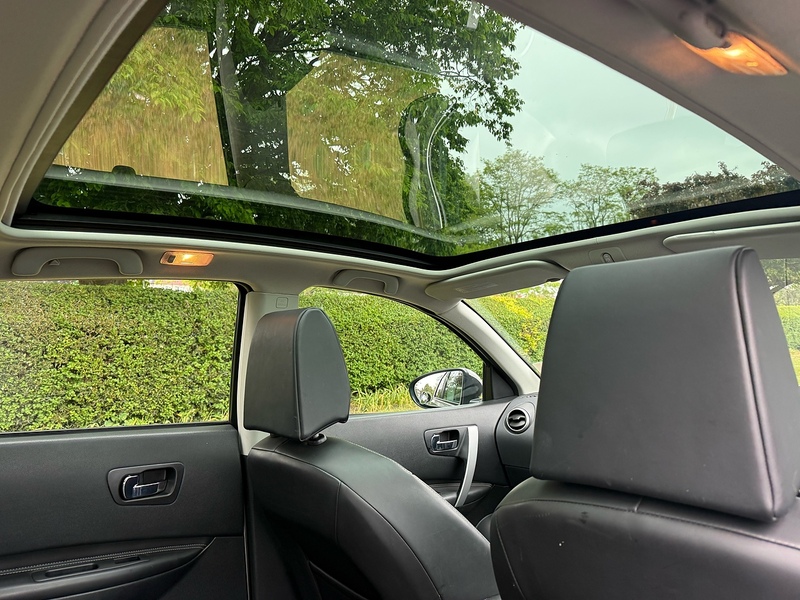 Nissan 2.0 Tekna Hatchback 5dr Petrol CVT 4WD (Nav) (198 g/km, 139 bhp)