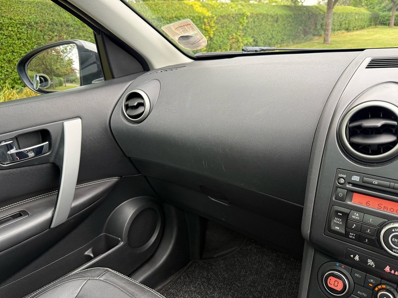 Nissan 2.0 Tekna Hatchback 5dr Petrol CVT 4WD (Nav) (198 g/km, 139 bhp)