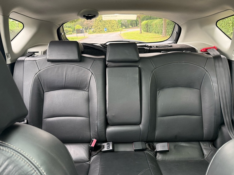 Nissan 2.0 Tekna Hatchback 5dr Petrol CVT 4WD (Nav) (198 g/km, 139 bhp)