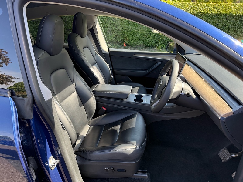Tesla Long Range SUV 0.0 Automatic Electric