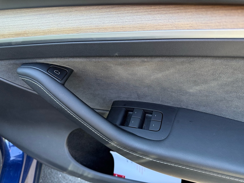 Tesla Long Range SUV 0.0 Automatic Electric