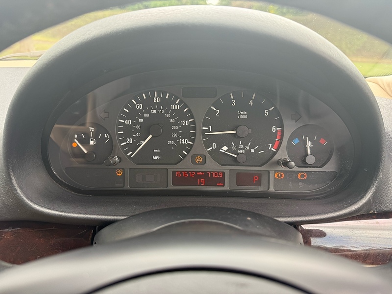 BMW 2.2 320i SE Saloon 4dr Petrol Automatic (226 g/km, 170 bhp)