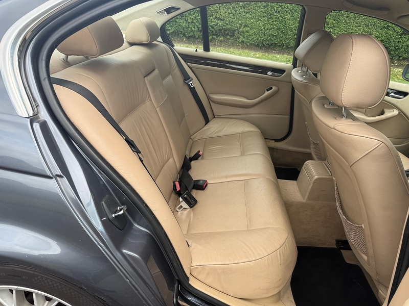 BMW 2.2 320i SE Saloon 4dr Petrol Automatic (226 g/km, 170 bhp)