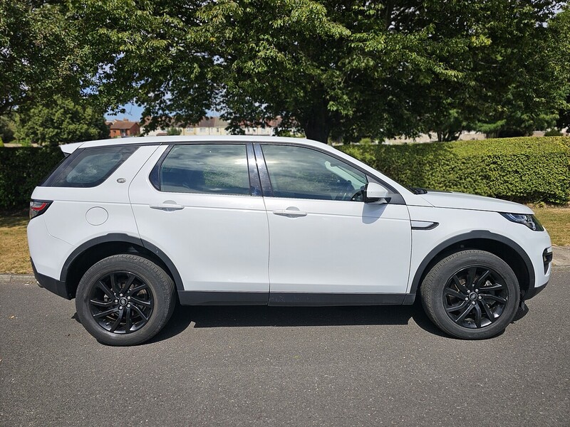 Land Rover eD4 HSE SUV 2.0 Manual Diesel