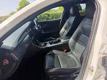 Jaguar XF i R-Sport 