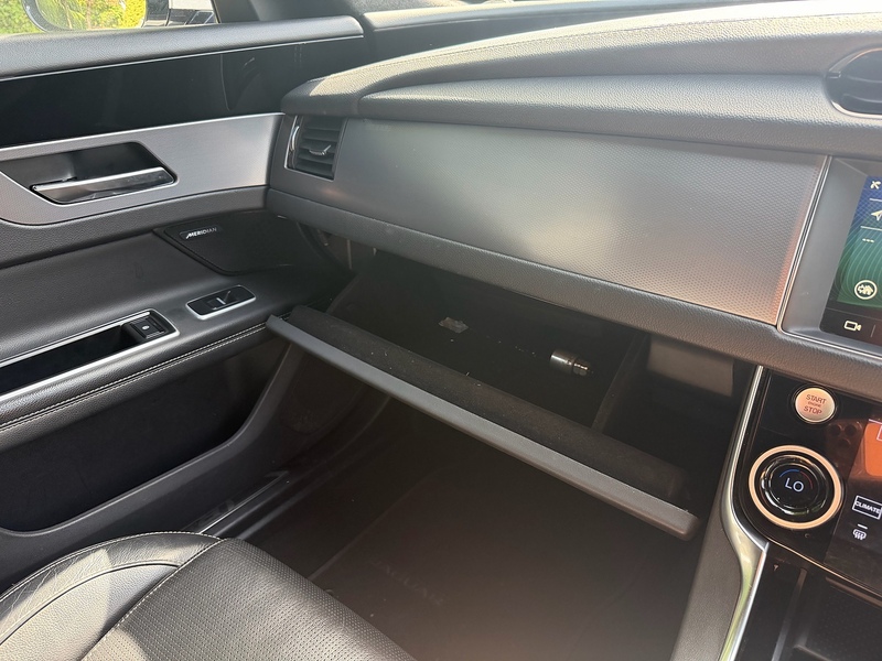 Jaguar i R-Sport Estate 2.0 Automatic Petrol