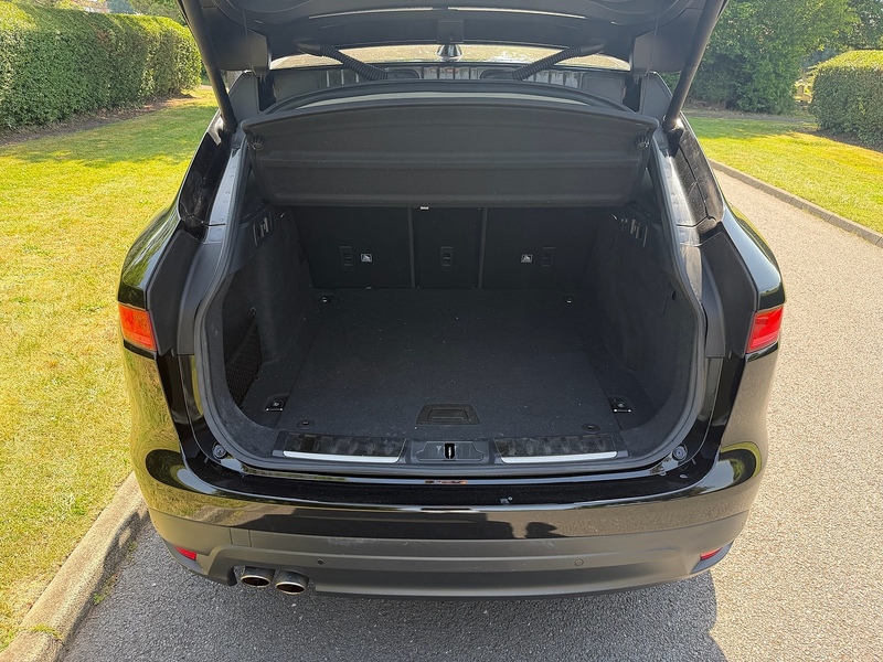 Jaguar D180 Prestige SUV 2.0 Automatic Diesel