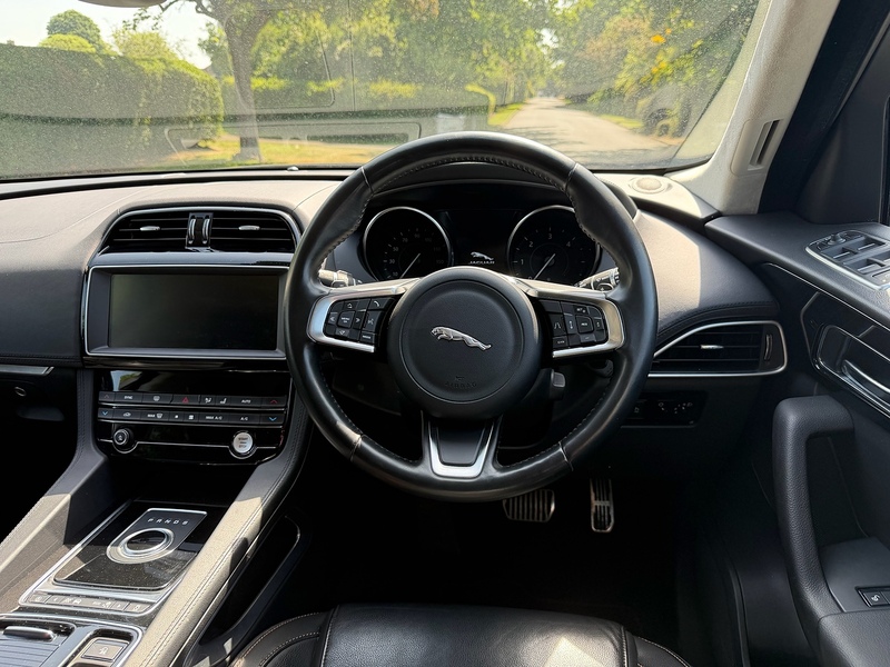 Jaguar D180 Prestige SUV 2.0 Automatic Diesel